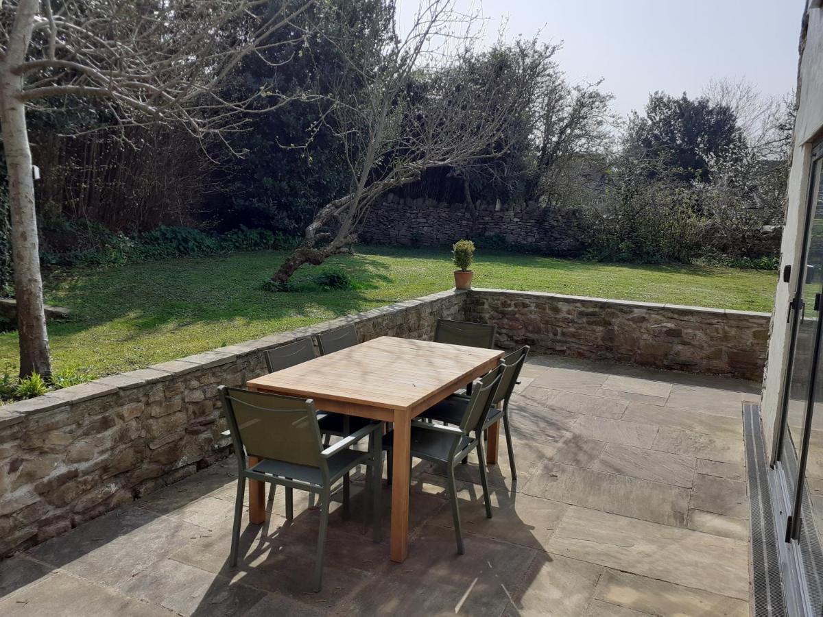 Characterful Cottage Adjacent To An Orchard Brockley Εξωτερικό φωτογραφία